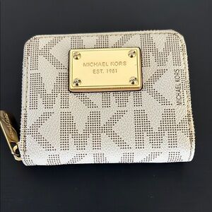Michael Kors zip around Beige and Gold Wallet